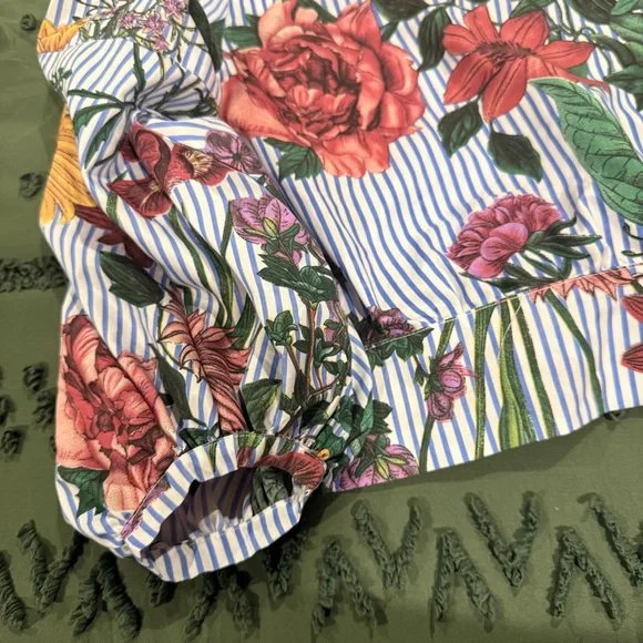 Jeuvre Floral and Stripes Balloon Sleeve Tie-Back Cropped Top - Picture 11 of 15